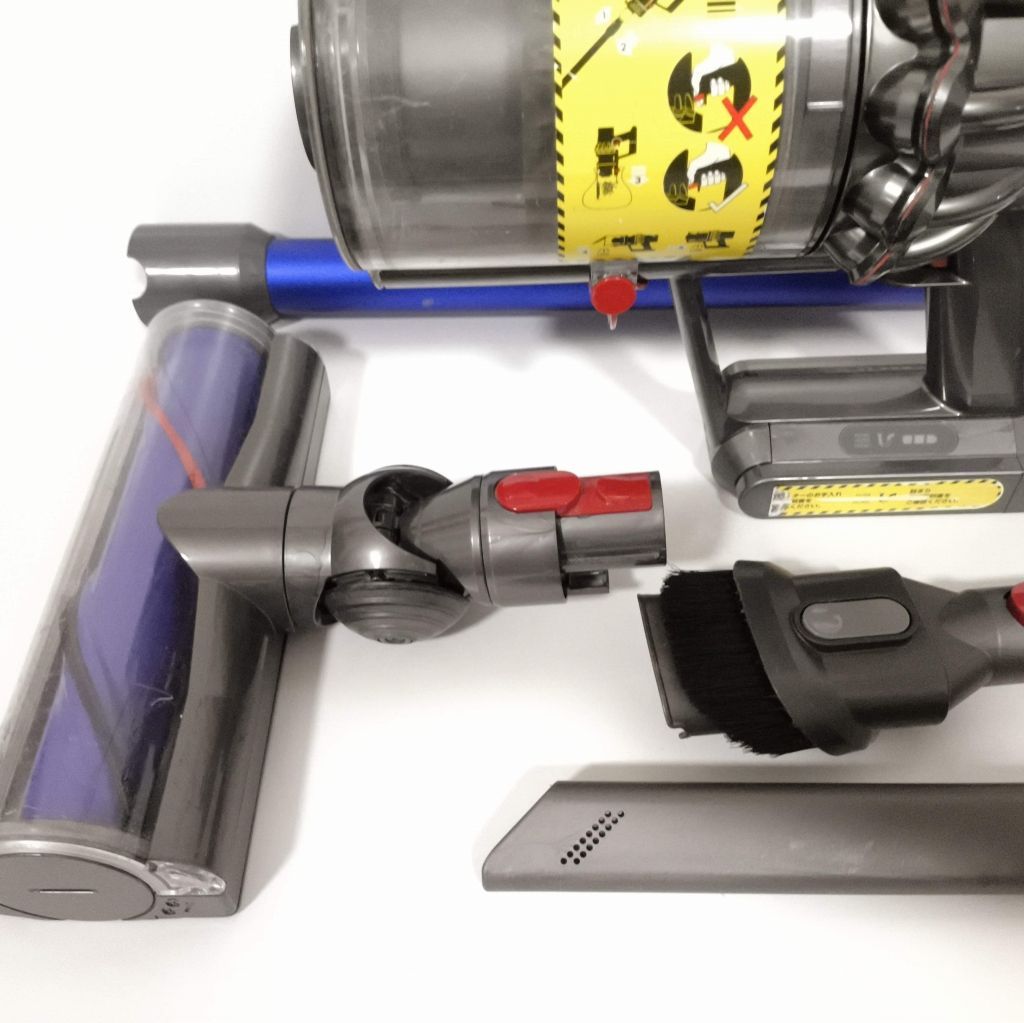 すぐ使える ダイソン V10 SV12 サイクロン掃除機 本体と付属品 No569