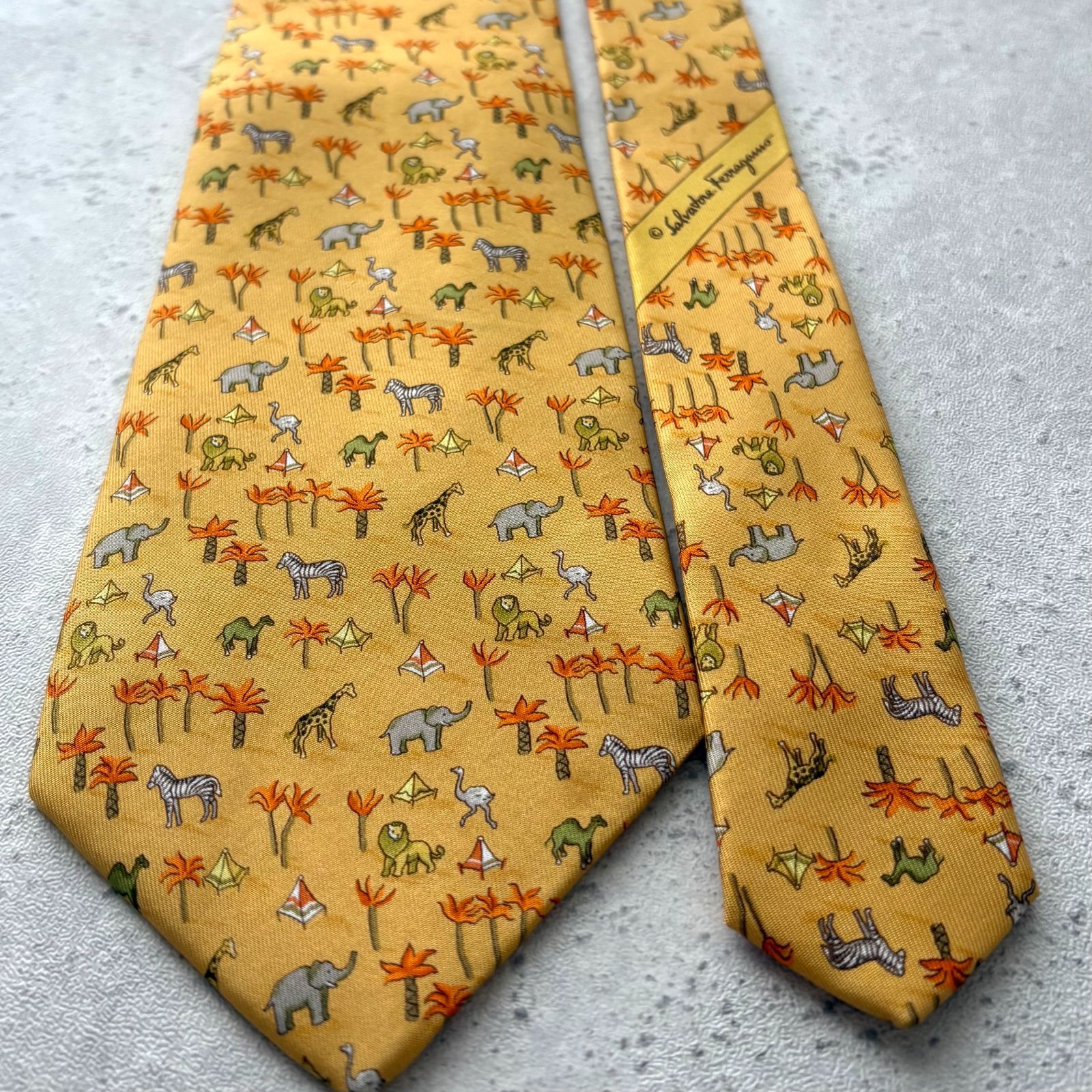 美品】サルヴァトーレフェラガモ Salvatore Ferragamo ネクタイ
