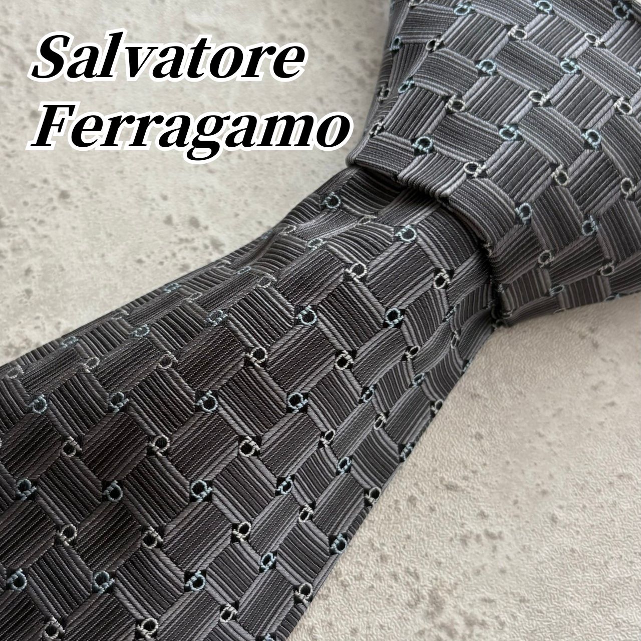美品】サルヴァトーレフェラガモ Salvatore Ferragamo ネクタイ グレー