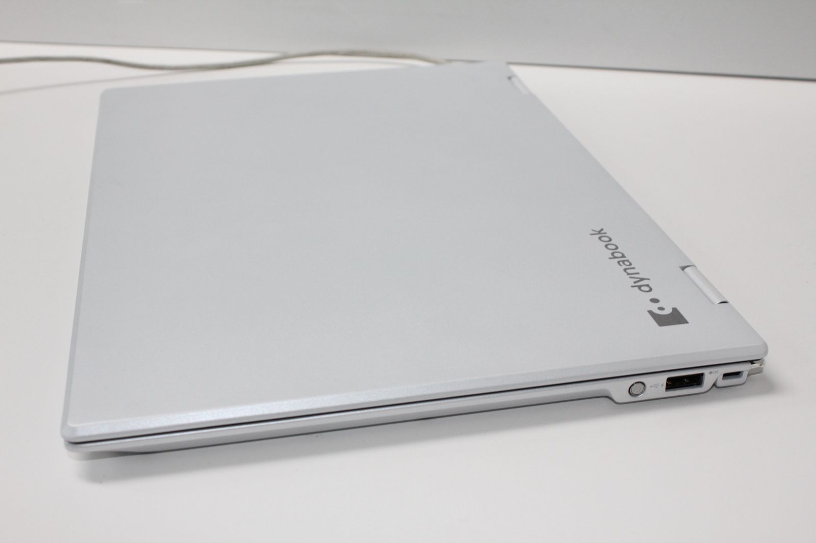 現状品/中古ノートPC】東芝〈dynabook V82/FS〉第8世代Core i7