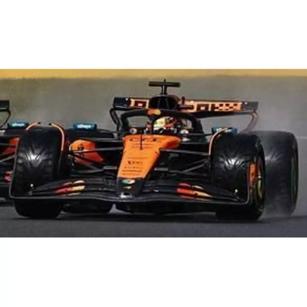 【新品】ミニカー 1/43 McLaren MCL39 McLaren Formula 1 Team Winner Belgian GP 2025 Oscar Piastri #81 with rain tyres [S9641]