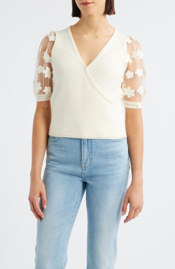ボベー レディース アウター パーカー・スウェット フラワー柄 セーター フラワー Bobeau Floral Appliqu Short Sleeve Surplice Sweater CREAM