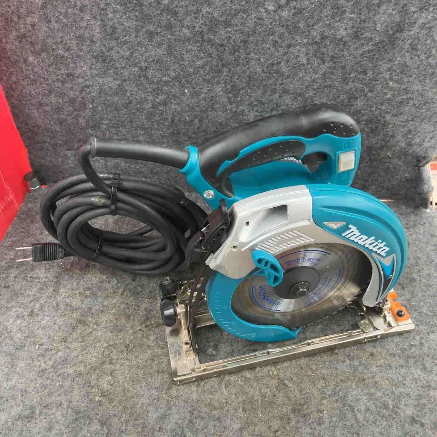 ★マキタ(makita) 165mm電気マルノコ 5637BA【鴻巣店】