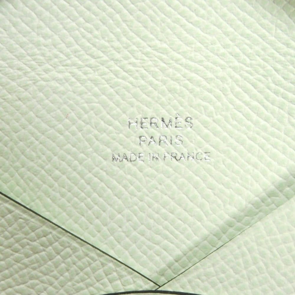 HERMES エルメス カルヴィ ロゴ 箔押し プレス加工 カーフ パステル ライト グリーン スナップボタン パスケース 名刺入れ 未使用 ヴォーエプソン ヴェールフィズ カードケース HERMES エルメス カルヴィ ロゴ 箔押し プレス加工 カーフ パステル