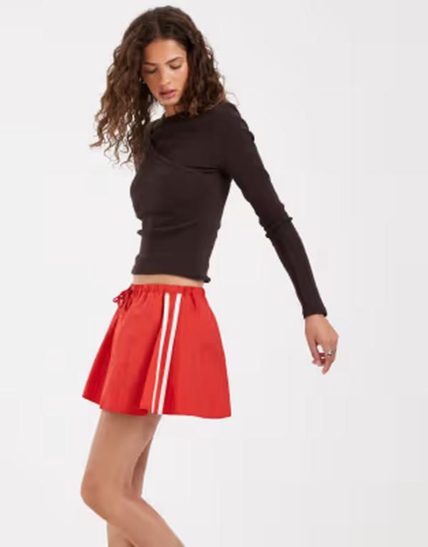 エイソス レディース ボトムスカート ミニ ASOS DESIGN techy side stripe micro mini skirt Red レッド