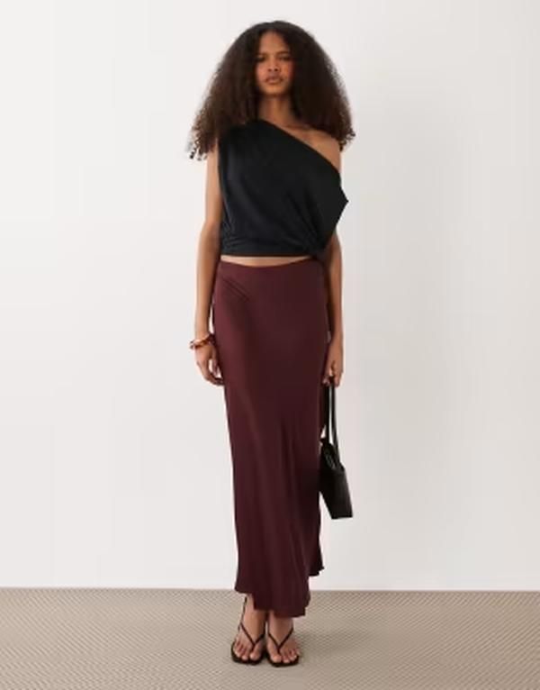 ヴィラ レディース ボトムスカート サテン マキシ VILA satin maxi skirt in deeport royale バーガンディ
