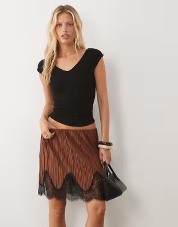 エイソス レディース ボトムスカート レーストリム ミニ レース ASOS DESIGN mix match plisse mini skirt with black lace trim Brown