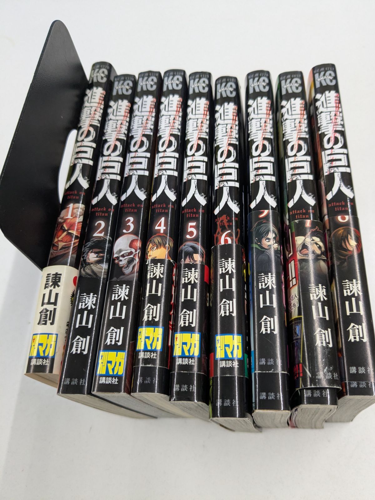 ​【初版（2巻以外）】進撃の巨人 諫山創 四知堂 1巻初版】進撃の巨人 1巻〜9巻 9冊セット 全巻初版 2巻以外帯付き 諫山
