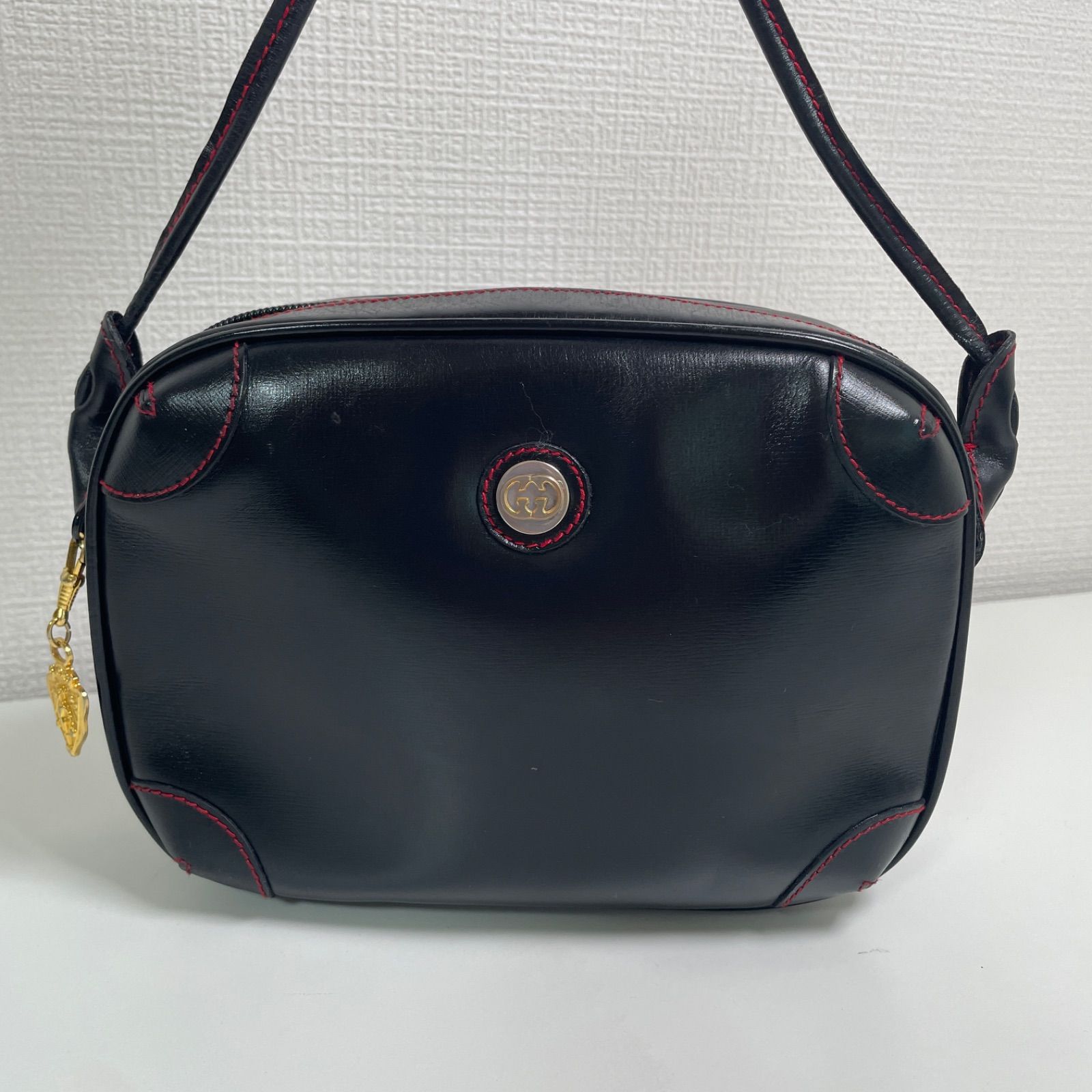 Gucci グッチ ヴィンテージ ショルダーバッグ ブラック レッドステッチ