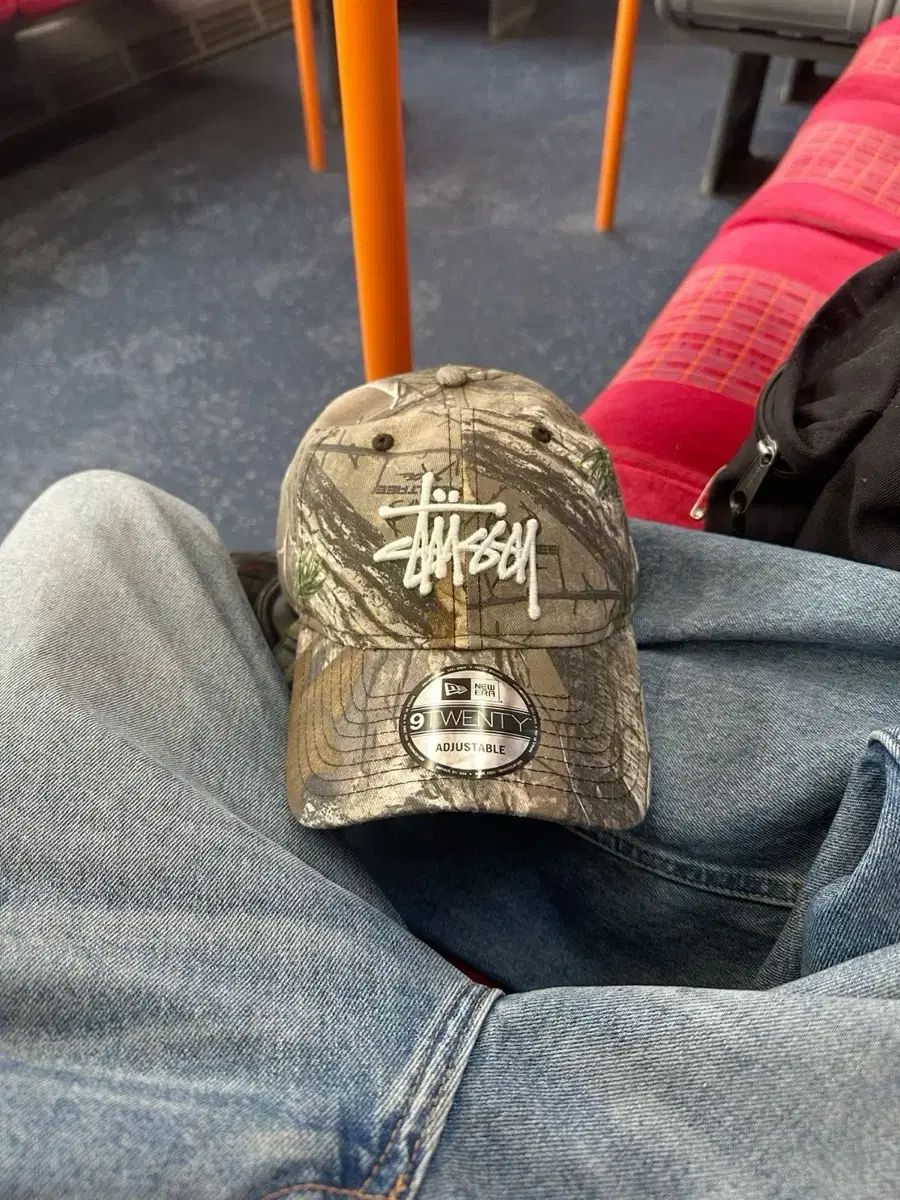 STUSSY NEW ERA ベースボールキャップ リアルツリー