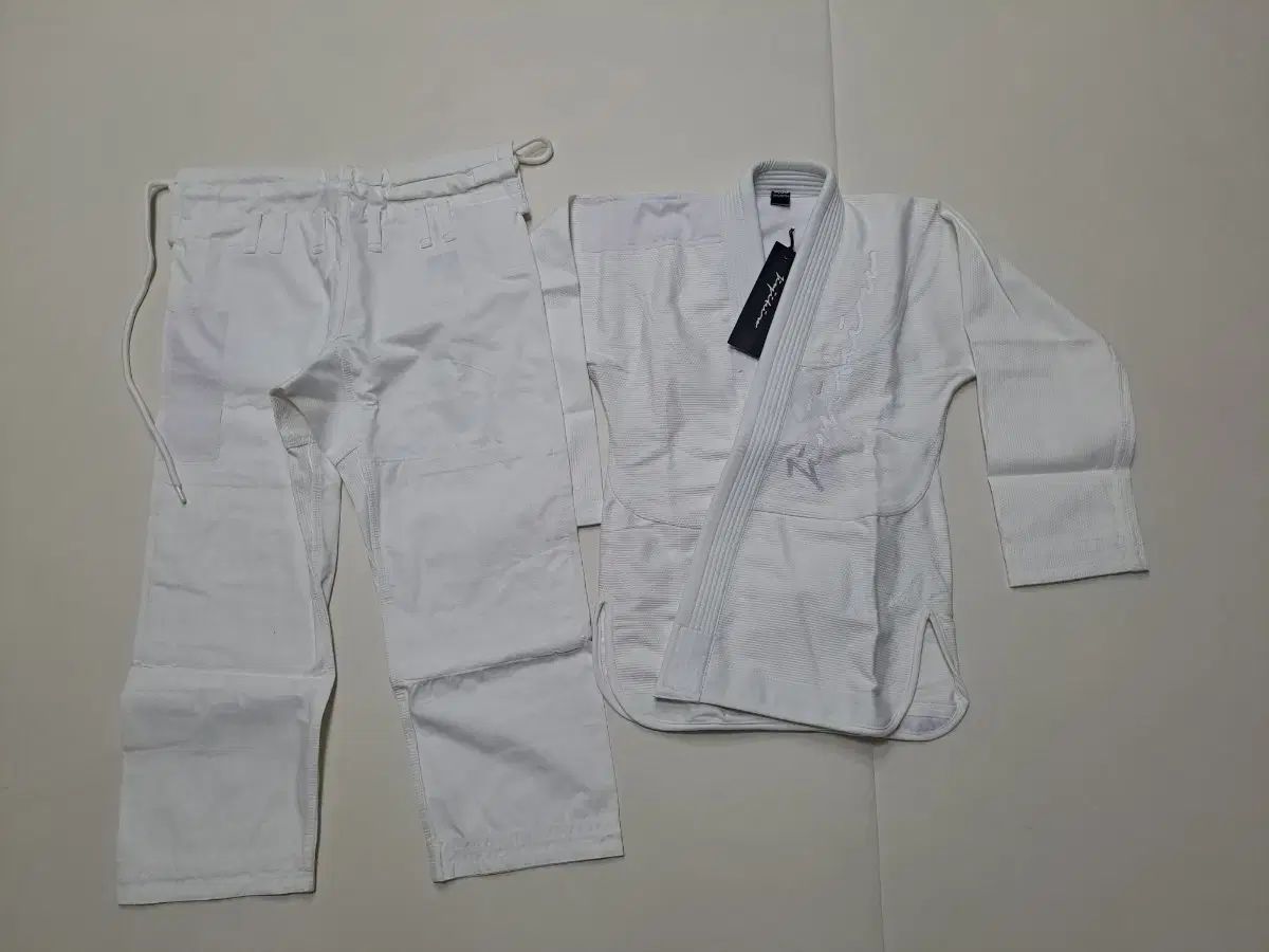新品) 柔術家 スウィープ 450 白 柔術 Jiu-Jitsu 柔道着
