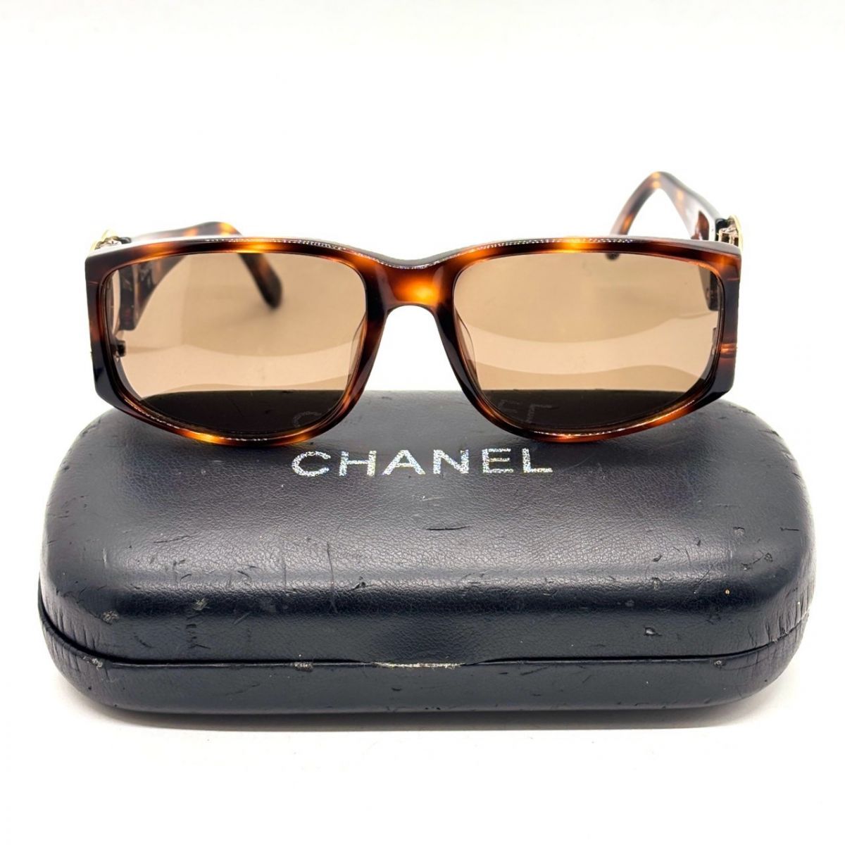 アイコニックな輝きを纏う】 CHANEL サングラス ココマーク べっ甲柄