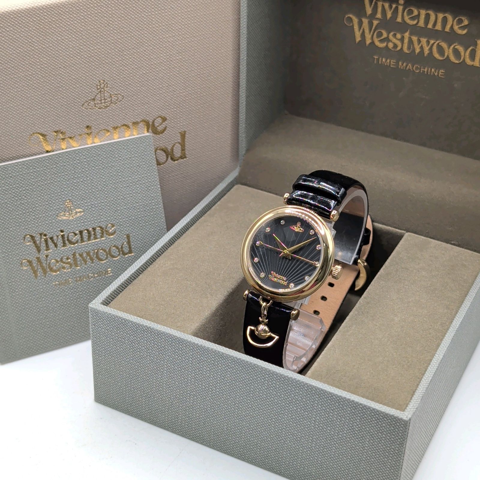 Vivienne Westwood Watch Ladies Quartz Round Gold Black dial Y2K 00S Working ヴィヴィアンウエストウッド レディース 時計 クオーツ ラウンド ゴールド オーブ ヴィンテージ 稼働品