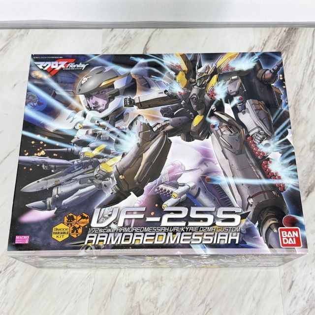 新品 未組立 BANDAI マクロスF 1/72 VF-25S アーマードメサイアバルキリー オズマ機 プラモデル アクションベース1 S.M.S / 901142