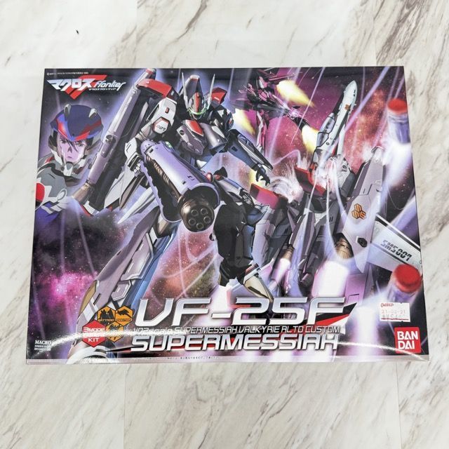 新品 未組立 BANDAI マクロスF 1/72 VF-25F スーパーメサイアバルキリー アルト機 プラモデル 3形態可変モデル / 901143