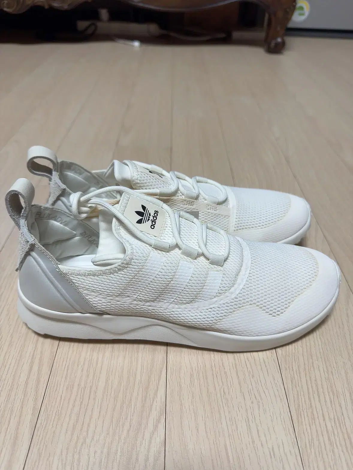 280 アディダス ZX FLUX ADV Virtue バーチュー 白 【公式通販】