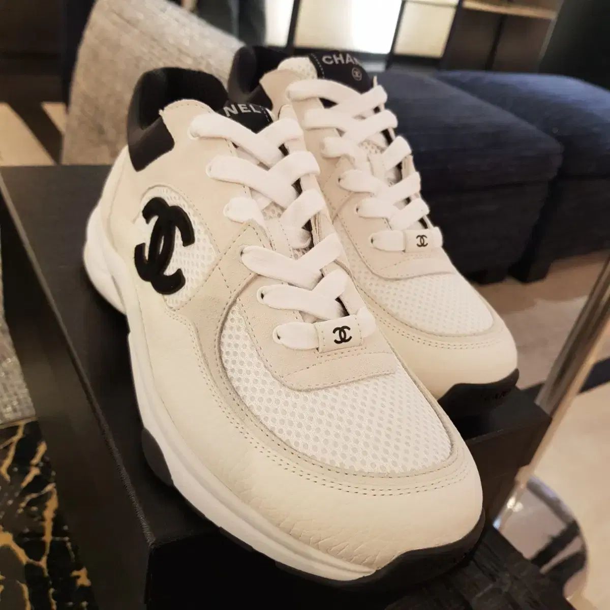 25年最新 CHANEL シャネル メンズ テニス CC スニーカー 白黒 デパート