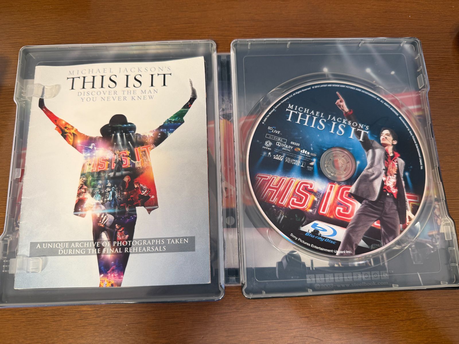 Amazon限定スチールブックBD＆帯付本】マイケル・ジャクソン THIS IS