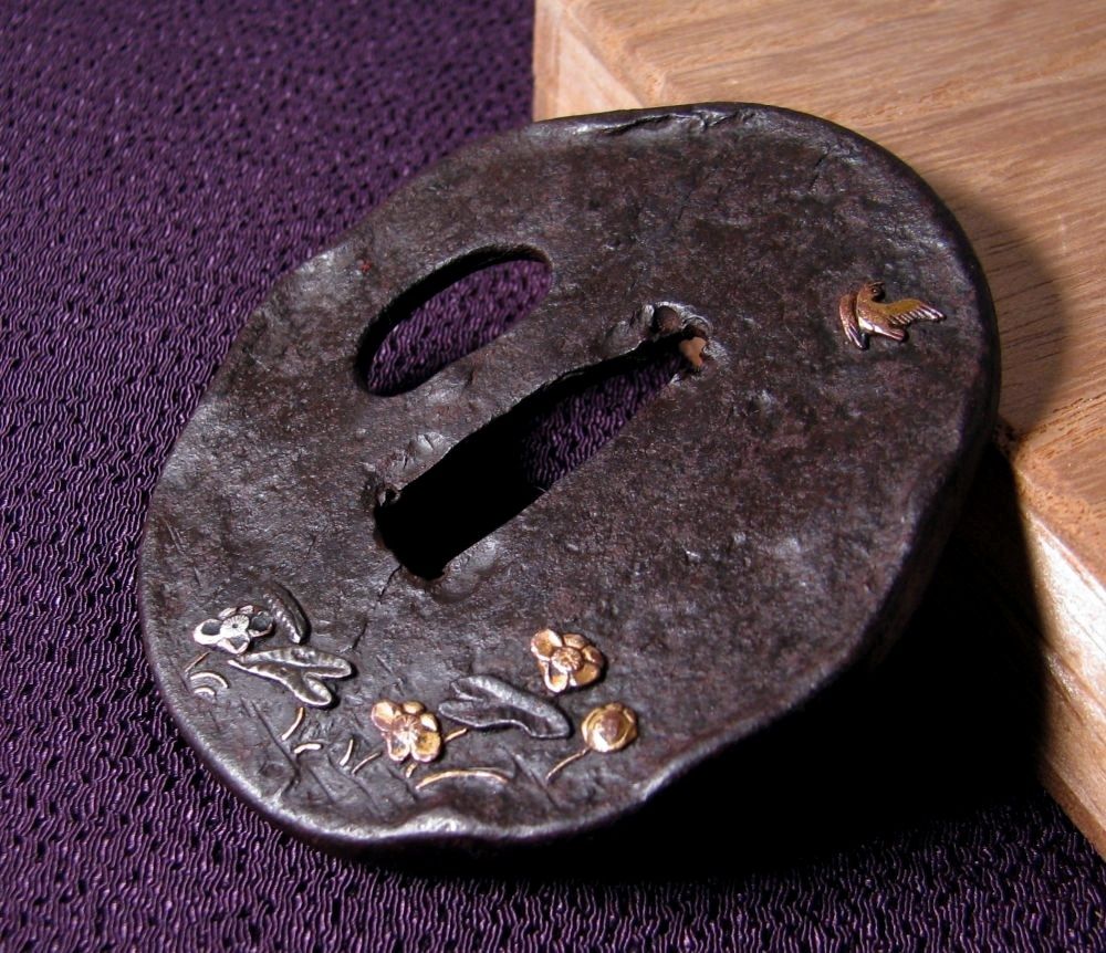 時代武具　希少品　鉄地縁頭　高彫 動物の図　金銀色絵　桐箱付　江戸時代/26f032 時代武具 鉄地鍔 植物文 金銀色絵象嵌 桐箱付 江戸時代/鐔/26g015