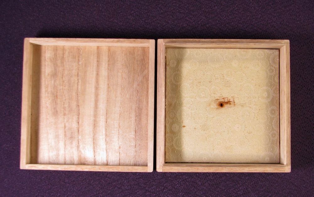 時代武具 鉄地南蛮透かし鍔 金色絵 桐箱付 江戸時代/鐔/26g022 - メルカリ