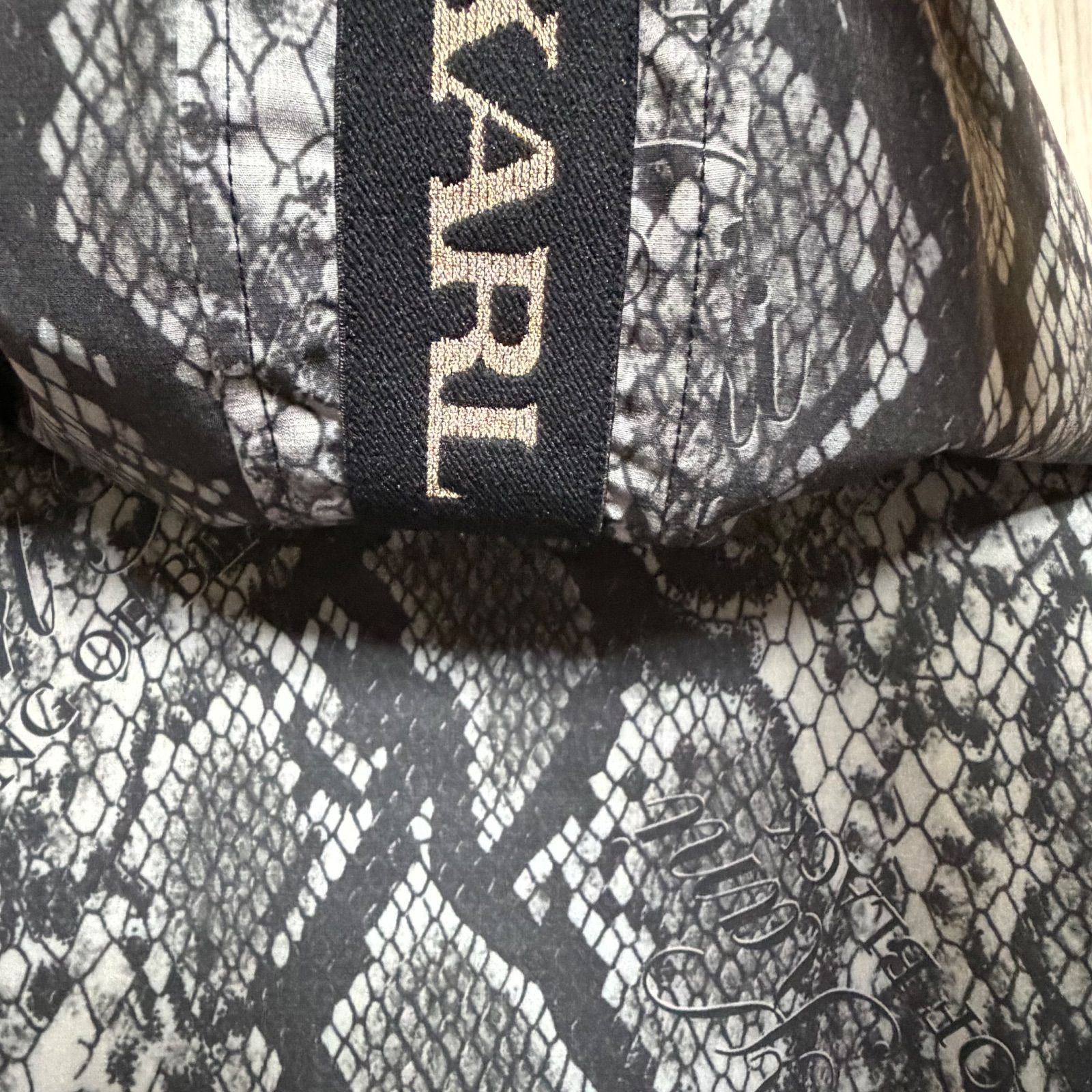 Karl Kani カールカナイ パイソン柄 ラメプリント 水陸両用 フルジップ