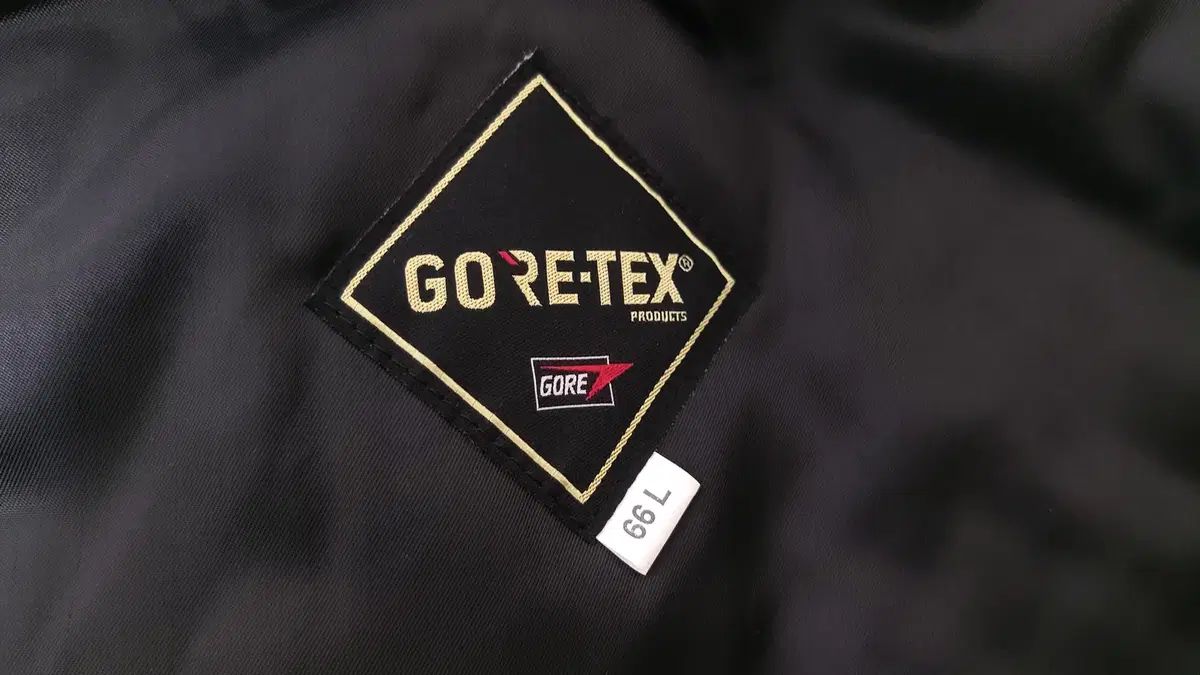 GORE社/ゴアテックスコート+取り外しキルティングベスト/ブラック/正規品/レディース 90-95サイズ