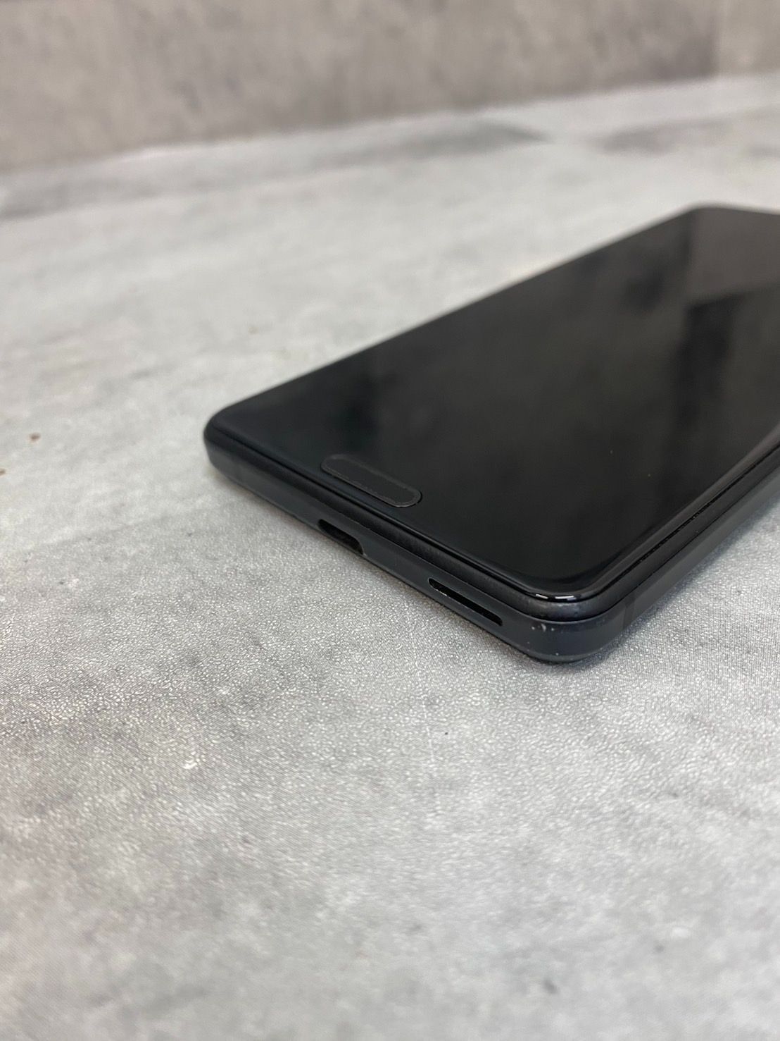 激安特価】AQUOS sense4 SH-41A docomo ブラック系 制限〇 画面割れ無