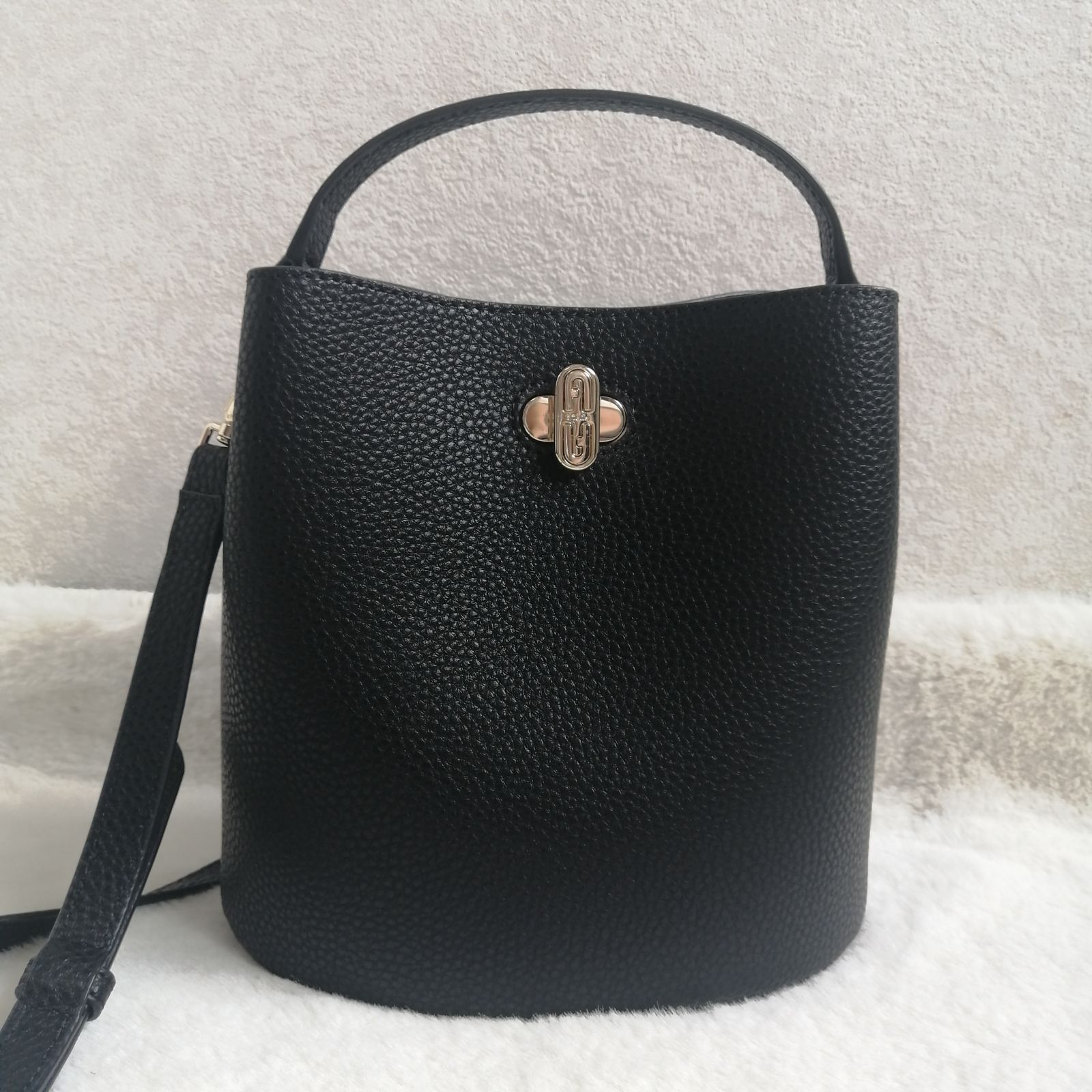 美品☆フルラ ショルダーバッグ ダナエ 2way ハンドバッグ バゲット