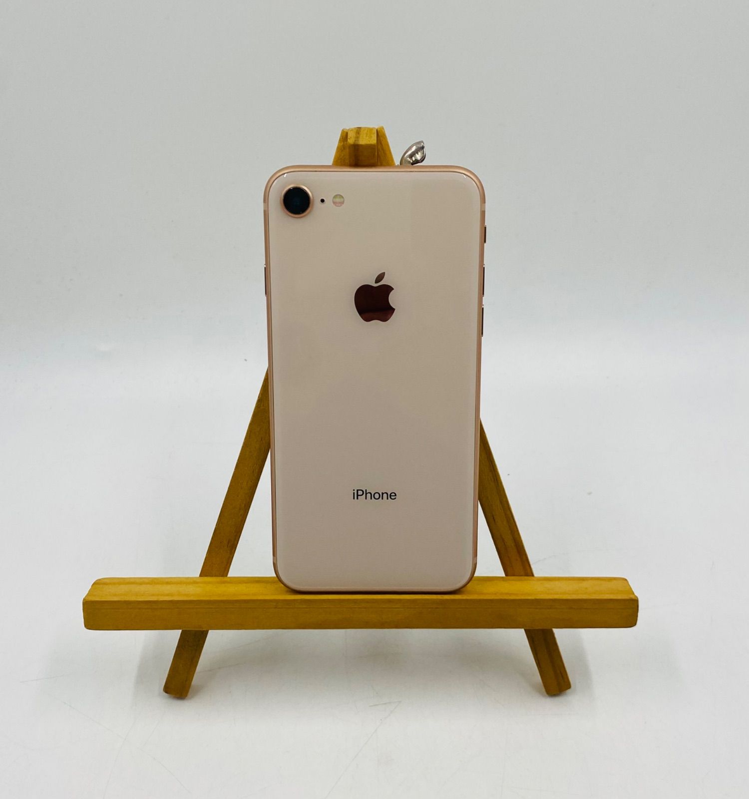 iPhone 8 Gold 64GB SIMフリー バッテリー87% - メルカリ