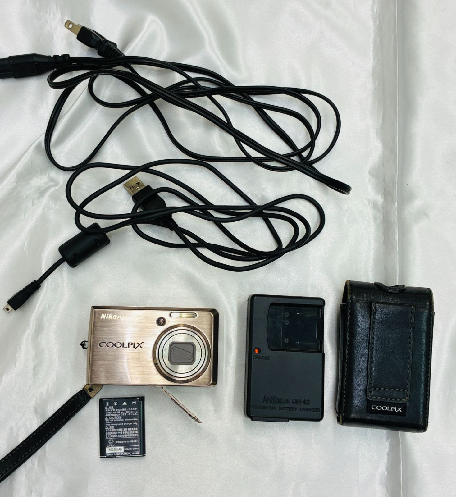 N 最終値下げ【通電確認済】NIKON ニコン COOLPIX s600 備品付き