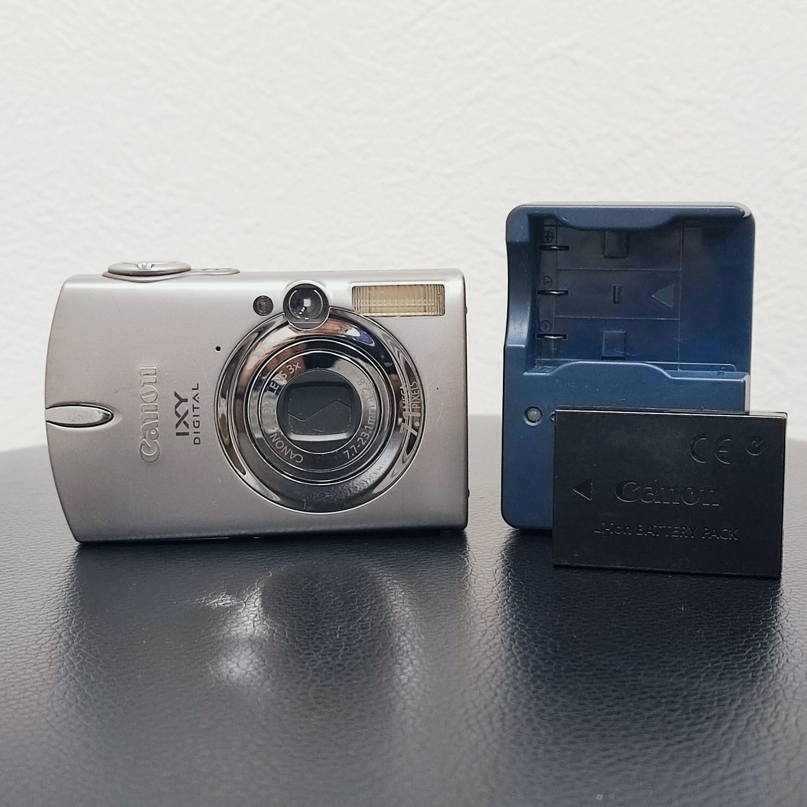 Canon Canon IXY DIGITAL 600 PC1114 Compact Digital Camera with Power, Zoom, and Shooting, Charger Included