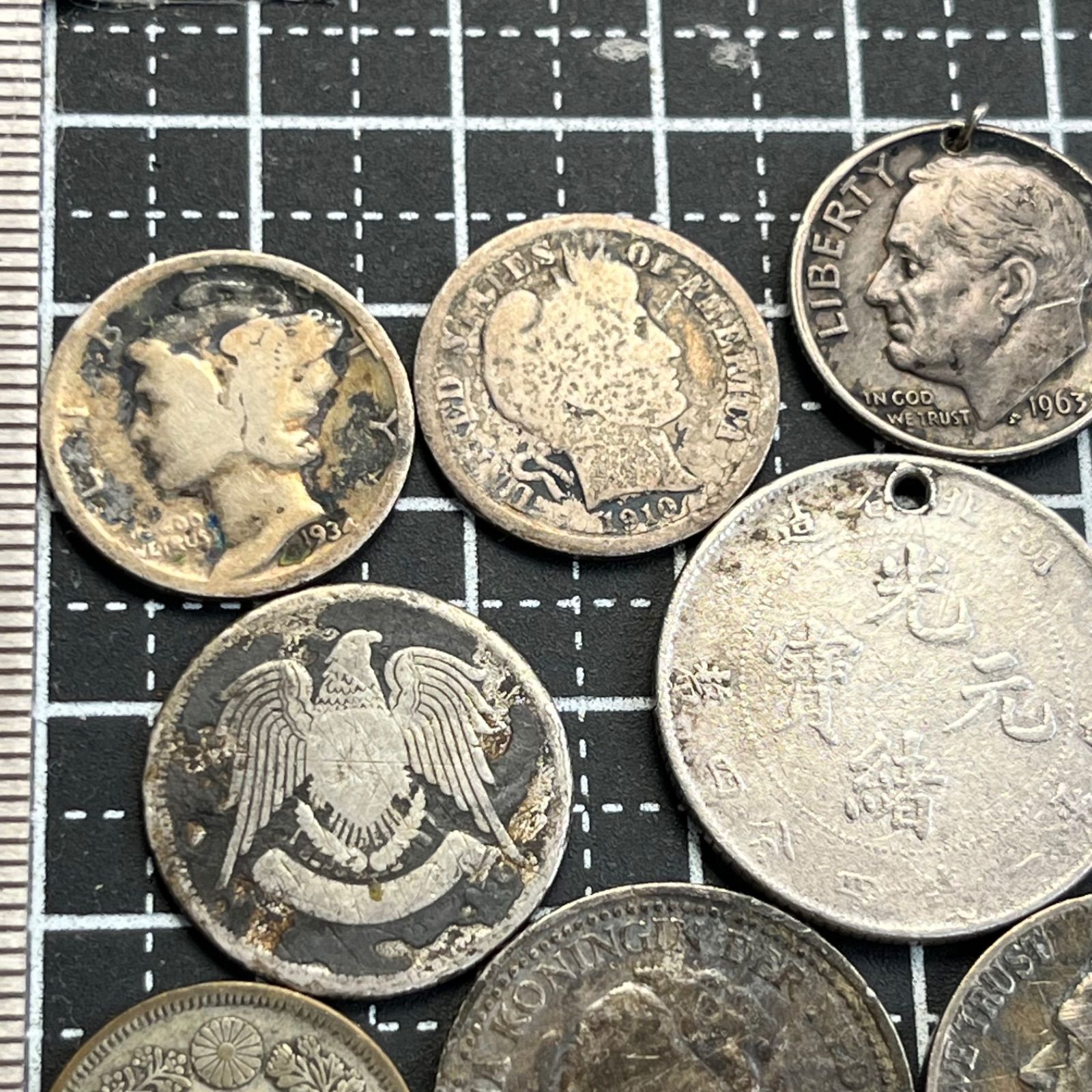 外国銀貨まとめ売りセット 銀貨】世界の外国銀貨 ジャンク品 8枚まとめ売り 穴あき・摩耗・変色