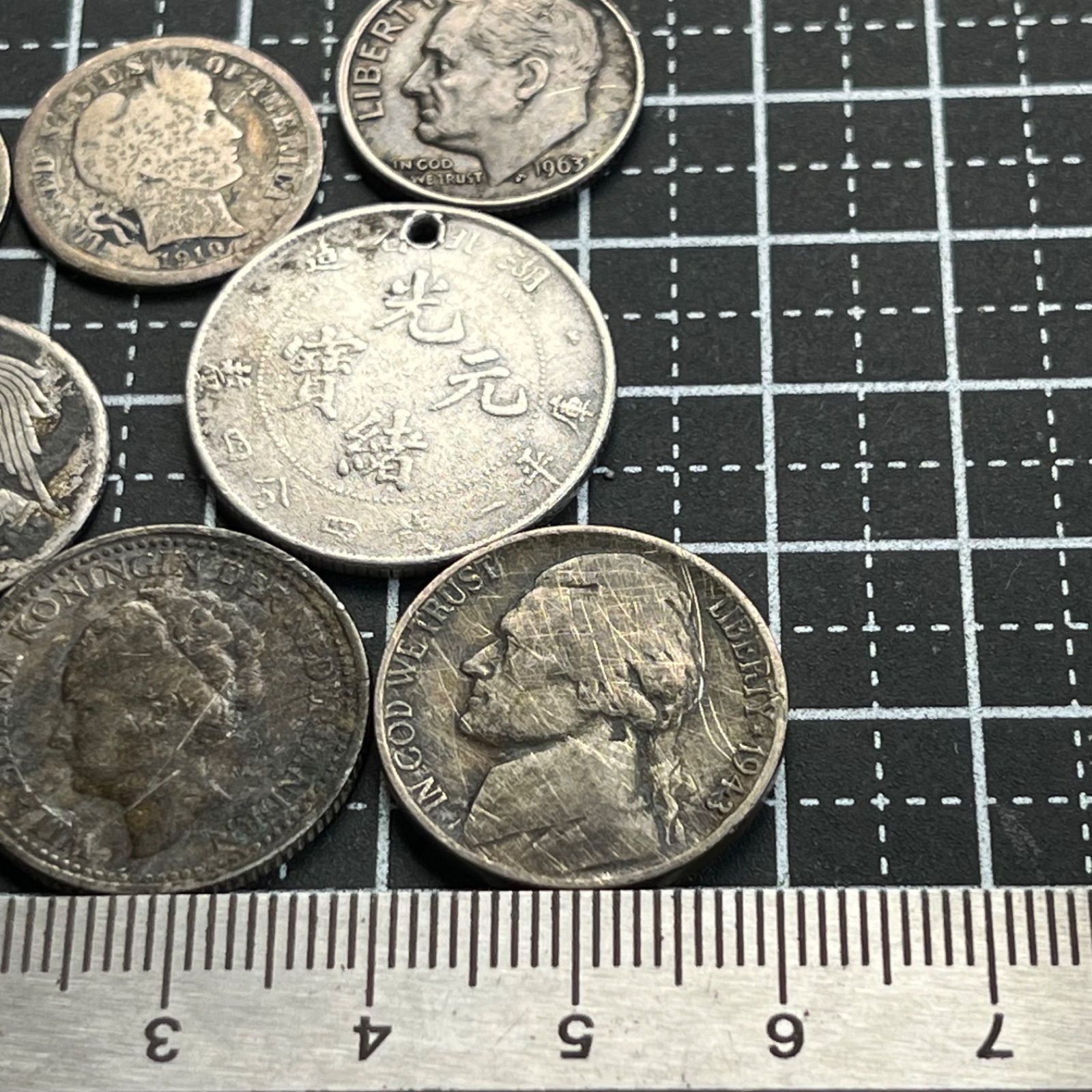 外国銀貨まとめ売りセット 銀貨】世界の外国銀貨 ジャンク品 8枚まとめ売り 穴あき・摩耗・変色