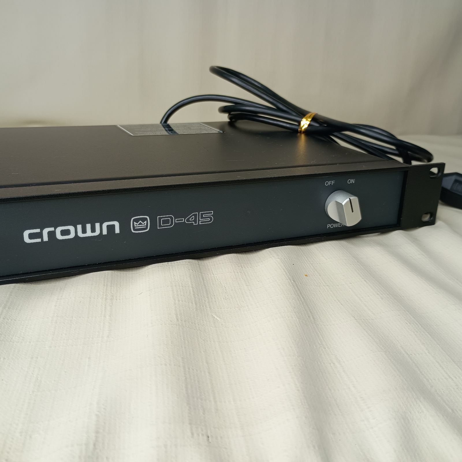 CROWN クラウン プロ用 パワーアンプ D-45 通電確認済み 動作未確認