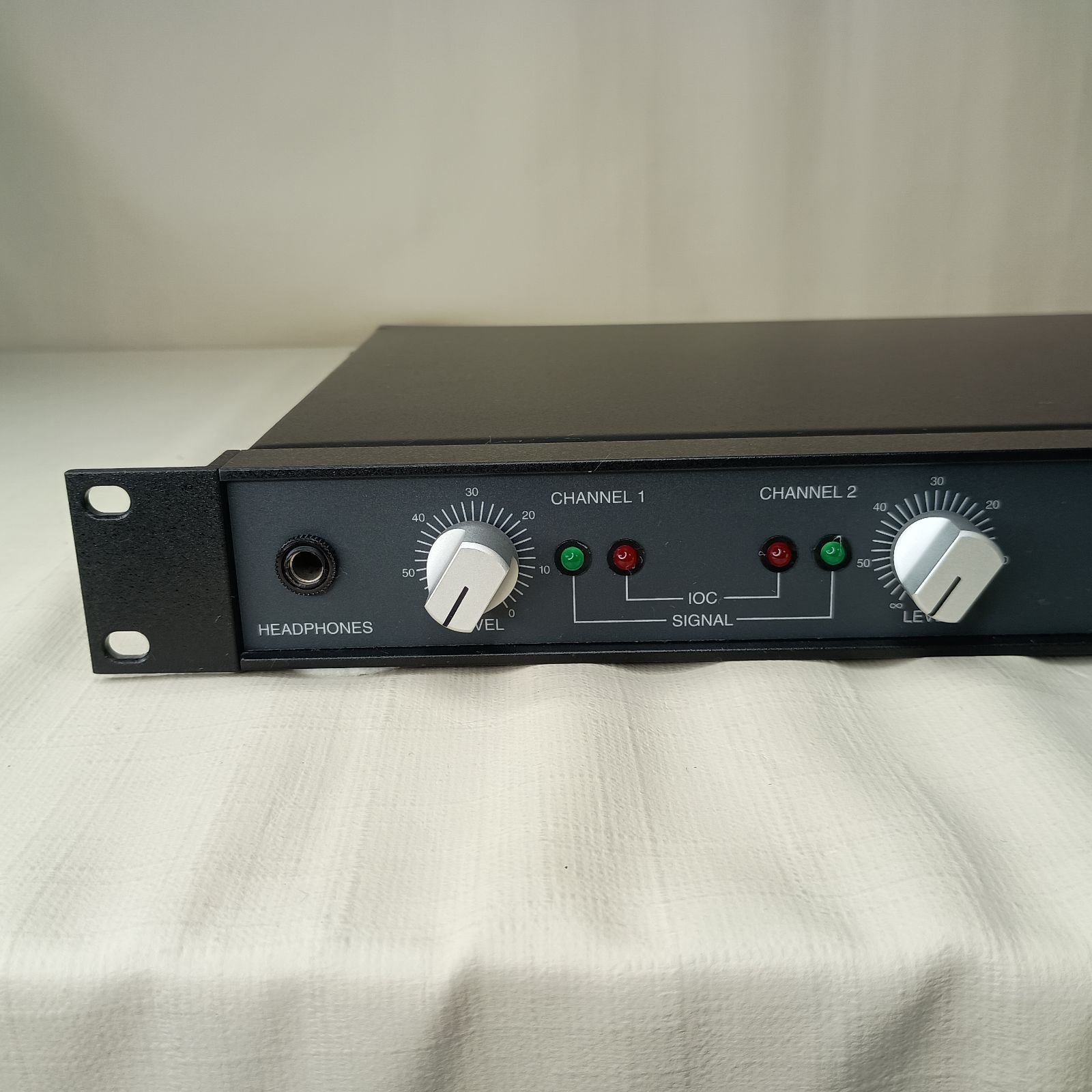 CROWN クラウン プロ用 パワーアンプ D-45 通電確認済み 動作未確認
