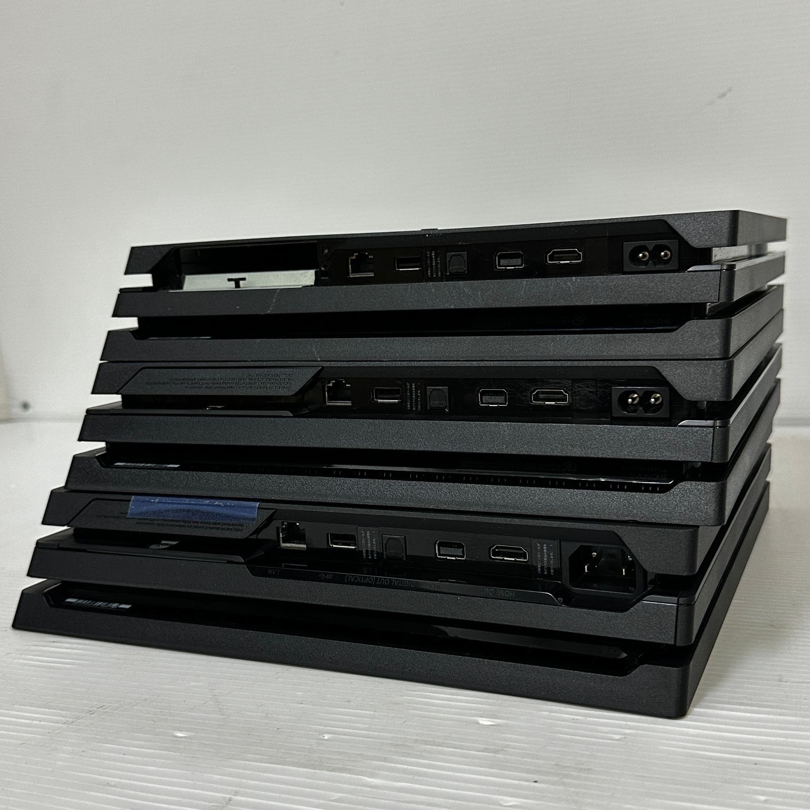 △140 [PlayStation 4] PS4 PRO 本体 3台まとめ 型番7000番台 7200番台