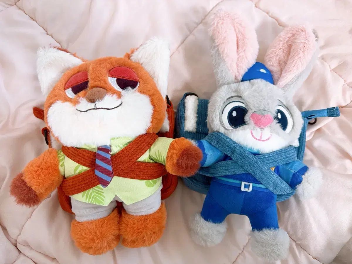 Resumen del bolso cruzado de felpa Zootopia Nick & Judy
