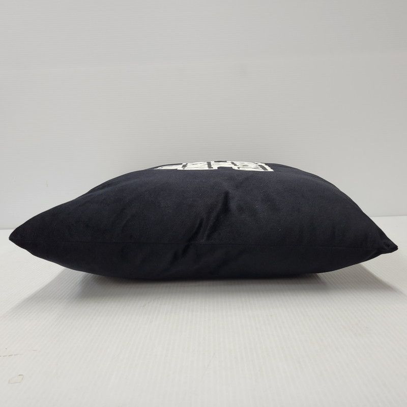 中古品】 BLACKEYEPATCH ブラックアイパッチ OG LABEL VELOUR CUSHION
