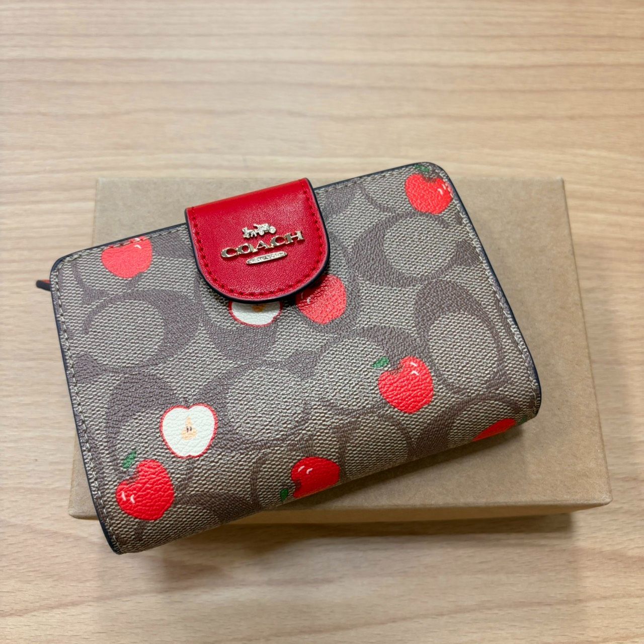 MK1306 【ER266】 コーチ COACH シグネチャー アップル 2つ折り財布
