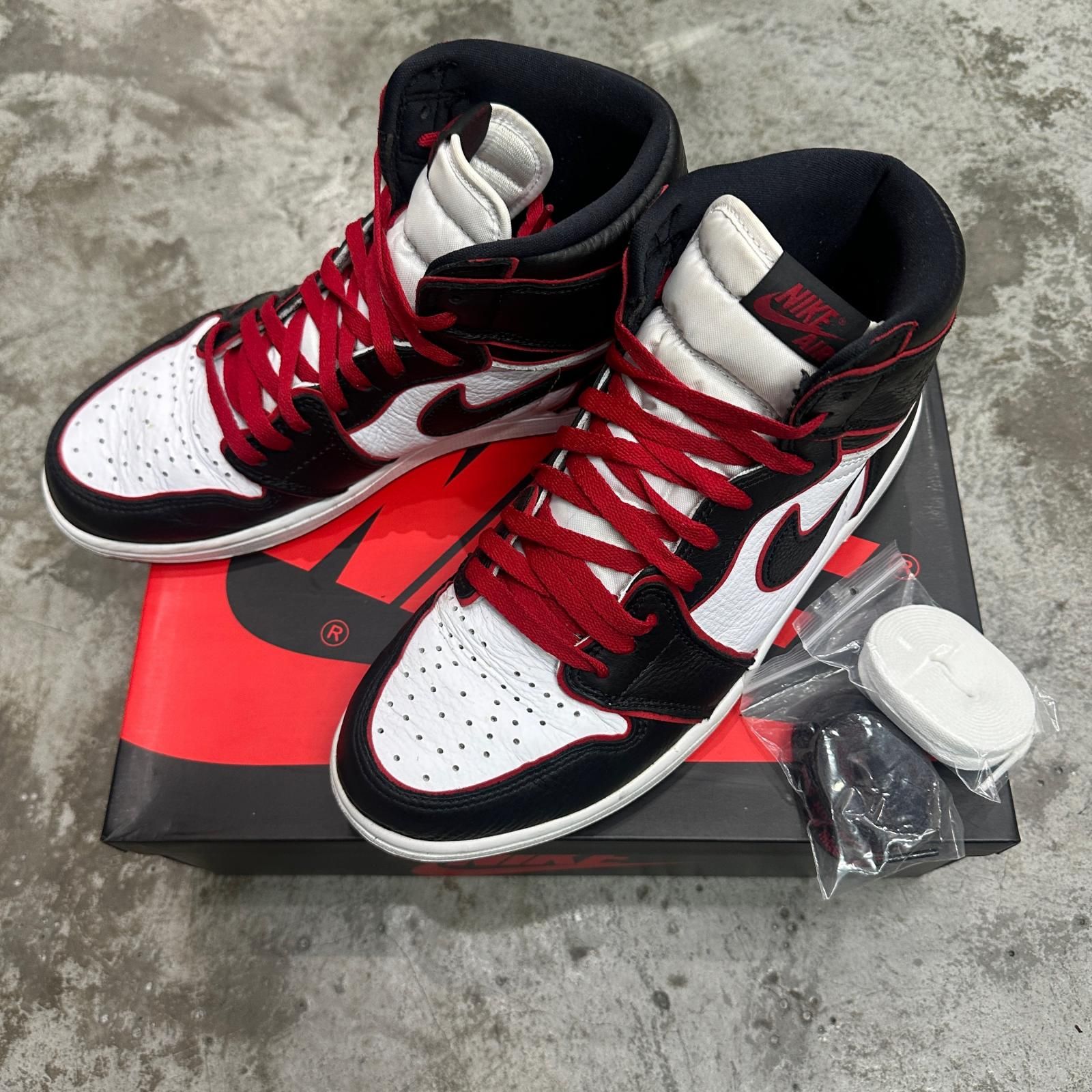 NIKE Air Jordan 1 Retro High OG Blood Line ジョーダン1 ブラッド