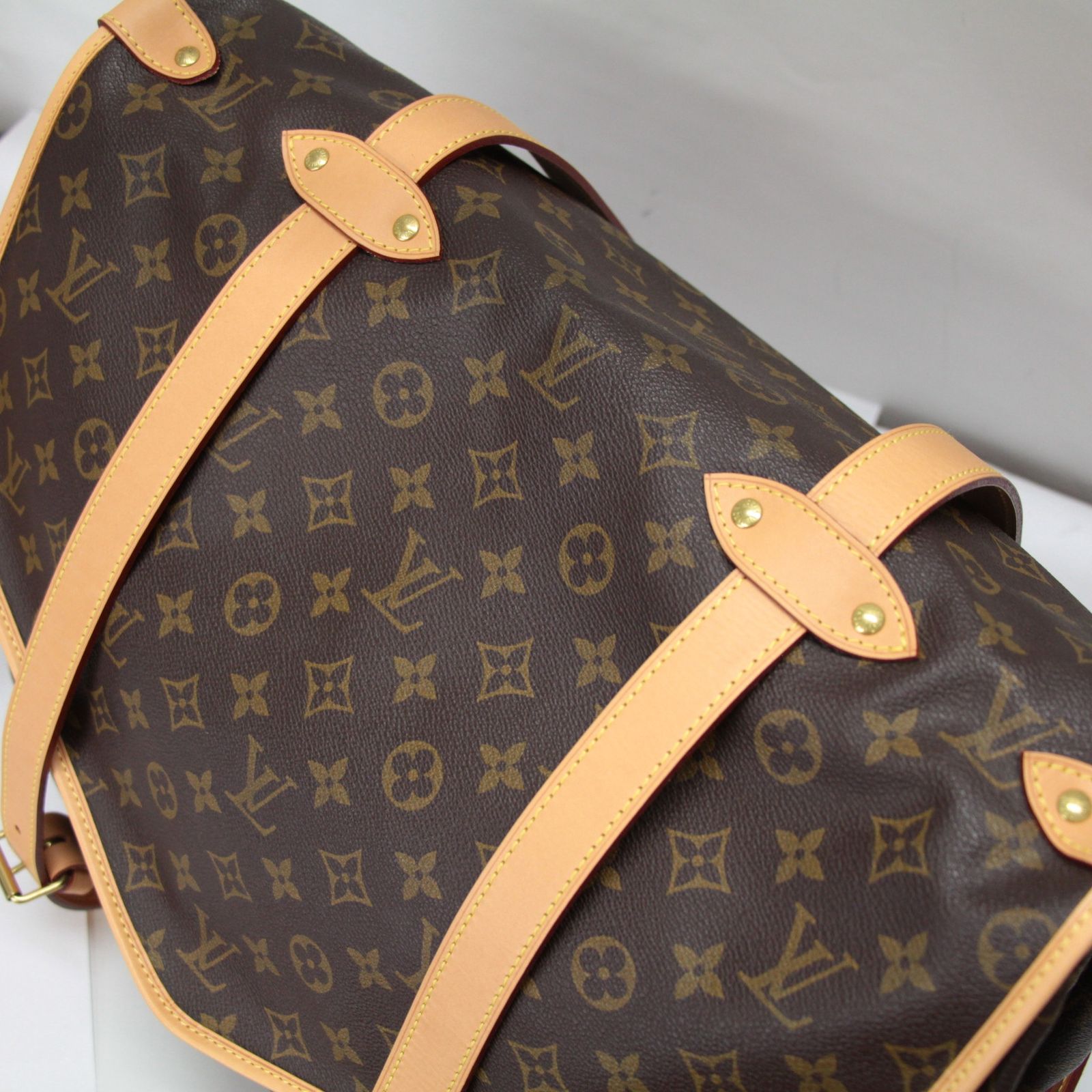 LOUIS VUITTON ルイヴィトン ソミュール43 ショルダーバッグ