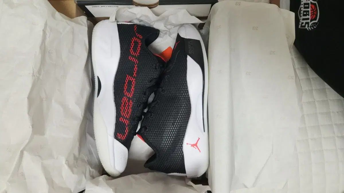 ルカ77 255 pf バスケシューズ 10,006円