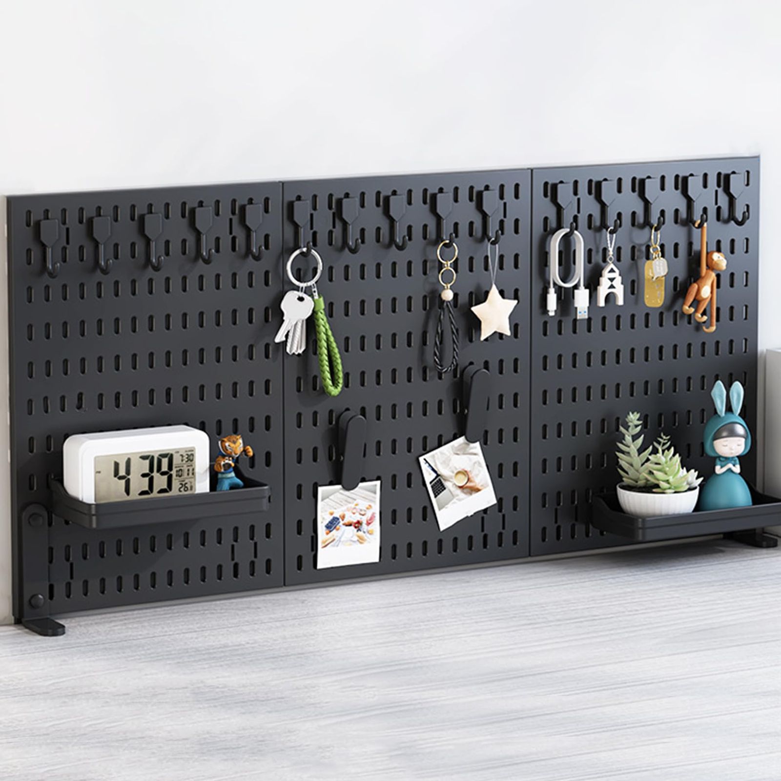 ★新品★ペグボード デスクパネル 卓上有孔ボード クランプ式 小物収納棚 有孔ボード 小物雑品収納ラック 飾り物整理棚 書類整理 大容量 (黒, 3個パック) 899a3ed2