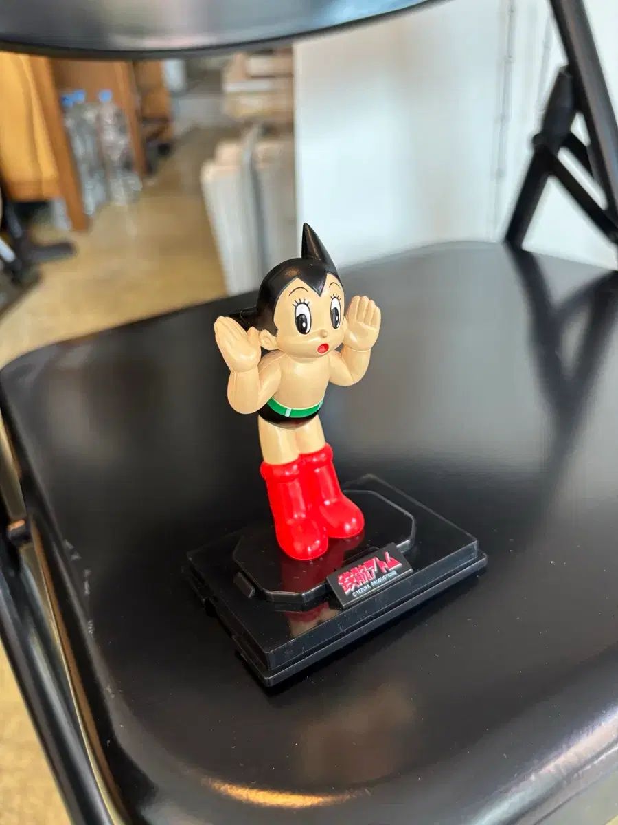 Tomy アトム フィギュア