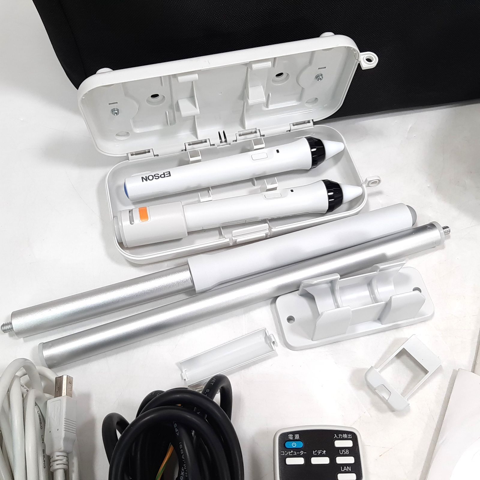 EPSON 超短焦点プロジェクター EB-536WT ランプ使用81H 動作確認済み