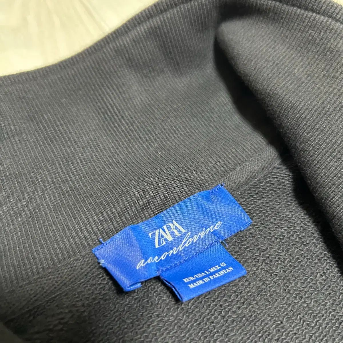 ZARA - 完売品 anela tokyo 新作ハーフジップアップデザインスウェット L ZARA ザラ アロンレビン ハーフジップアップ スウェットシャツ