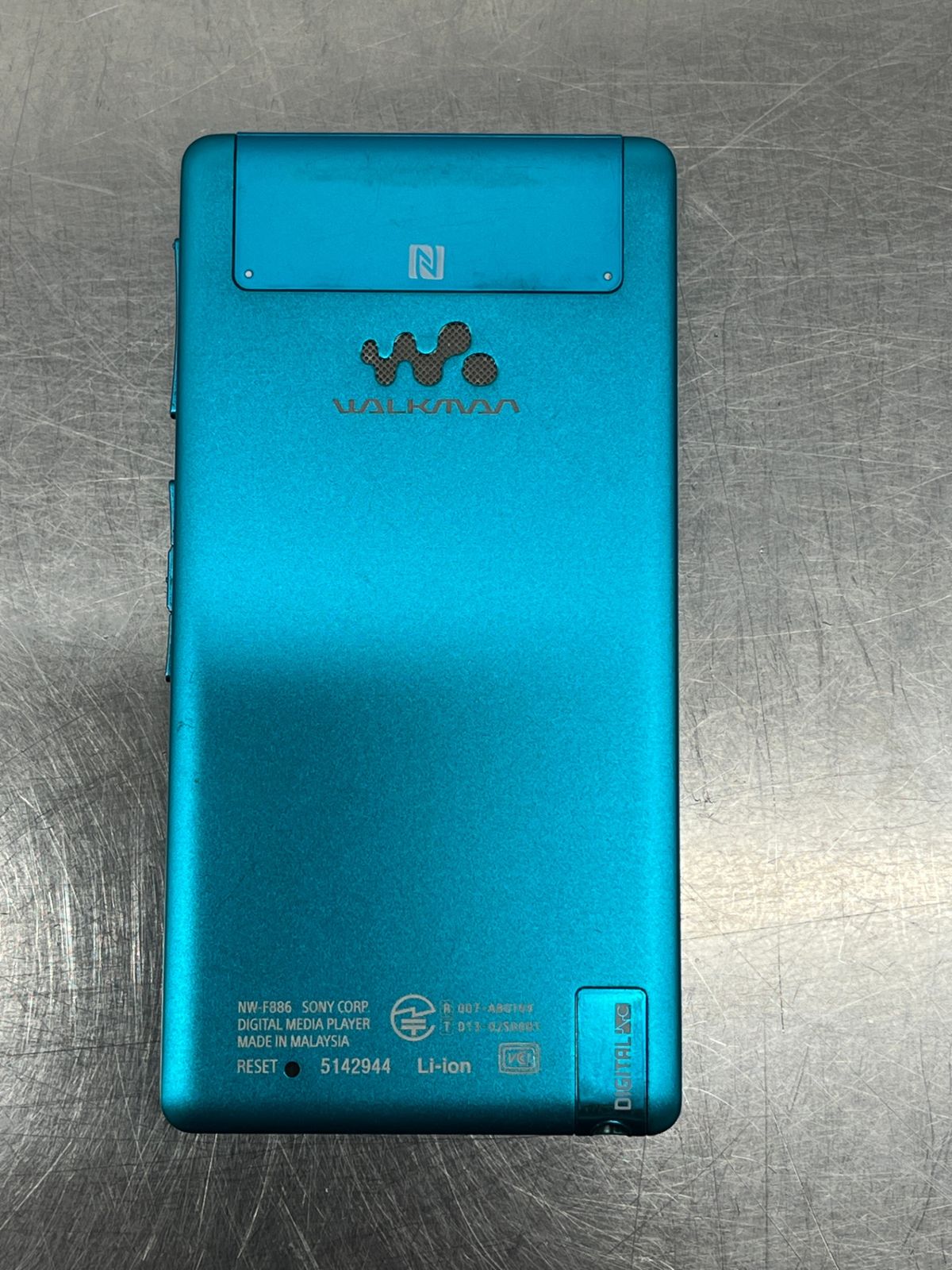 ジャンク SONY ソニー ウォークマン NW-F886□ - メルカリ