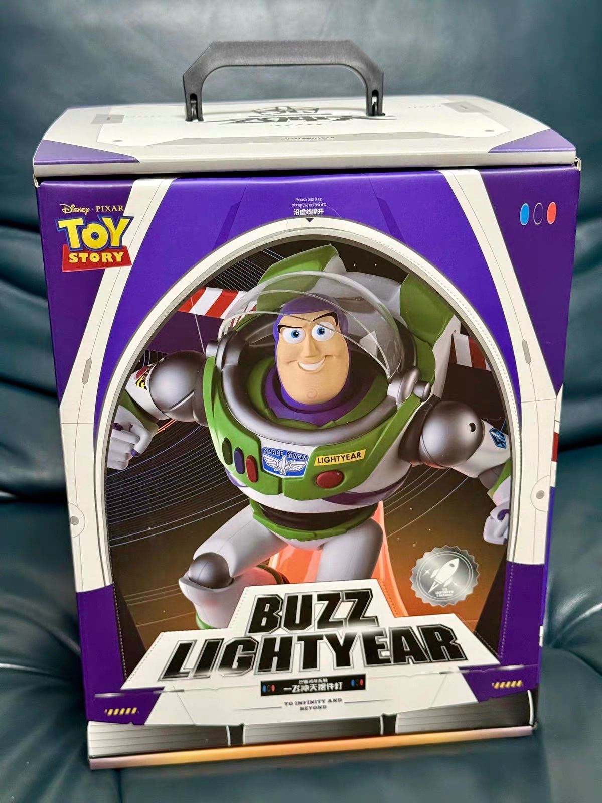 TOY STORY Buzz Lightyear フィギュア　充電器　1個 トイ・ストーリー バズ・ライトイヤー ワイヤレス充電器 magsafe対应