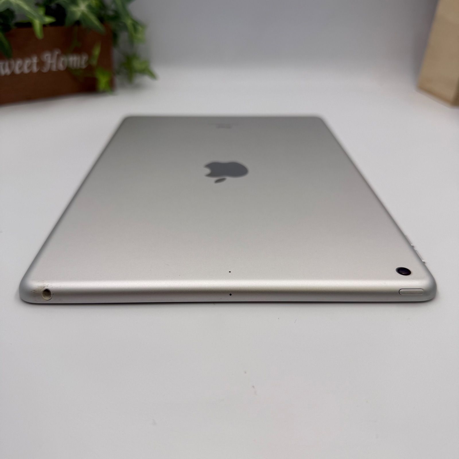 バッテリー94%】iPad 第7世代 10.2インチ Wi-Fi 32GB シルバー【16