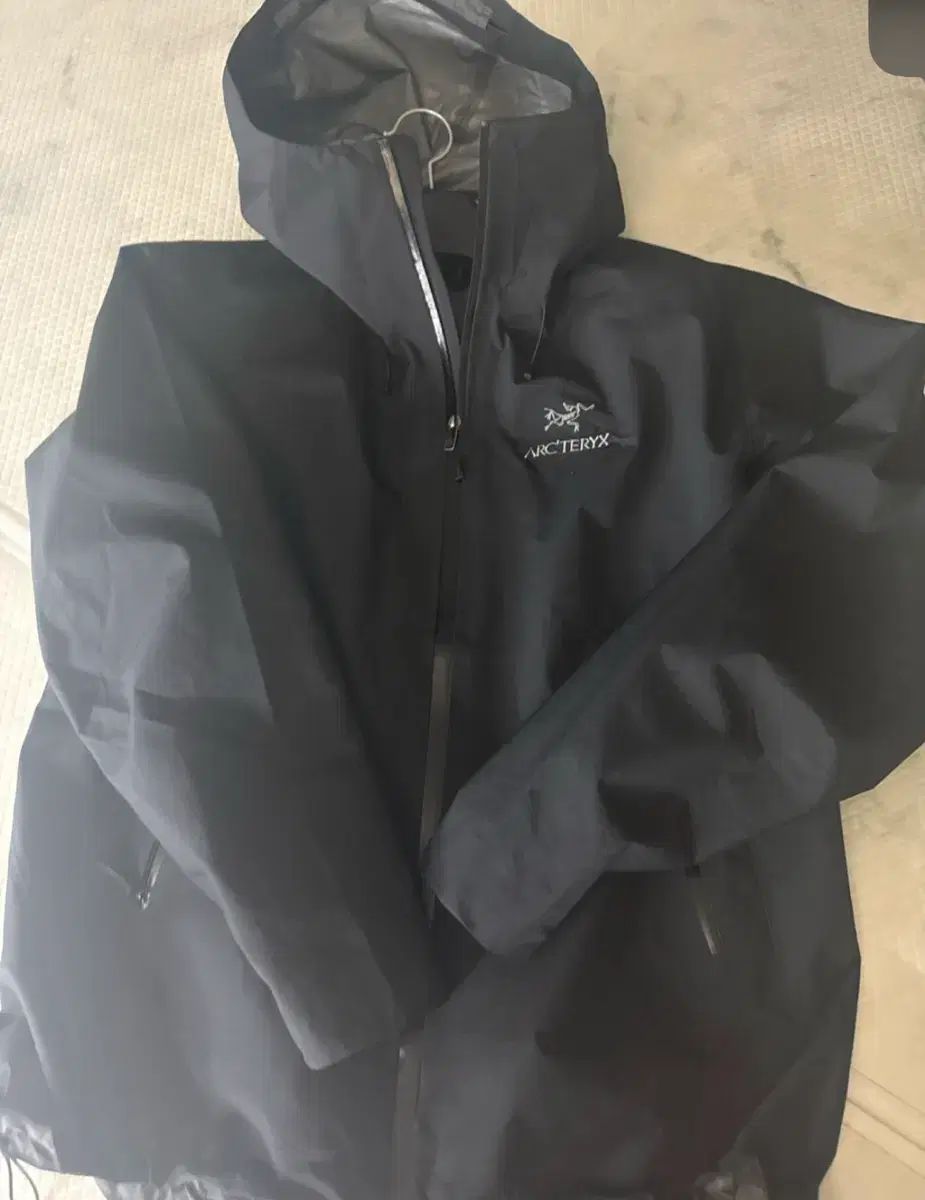 アークテリクス GORE-TEX ジャケット 12,531円